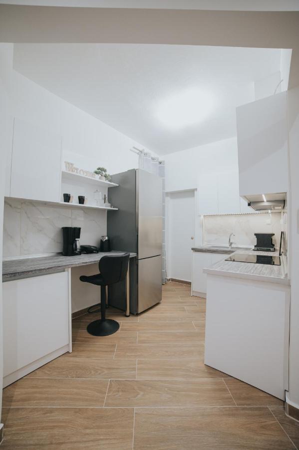 Comfy And Stylish Apartment Thessaloniki Exterior photo