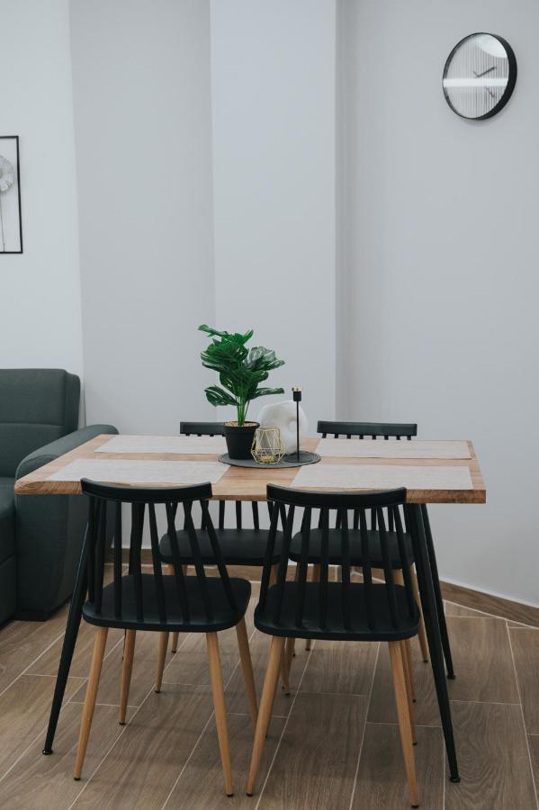 Comfy And Stylish Apartment Thessaloniki Exterior photo
