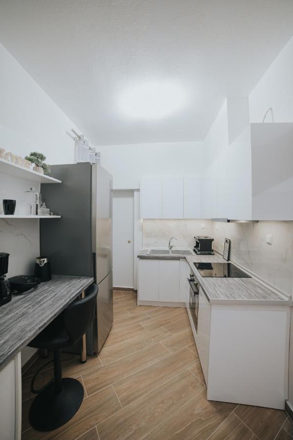 Comfy And Stylish Apartment Thessaloniki Exterior photo